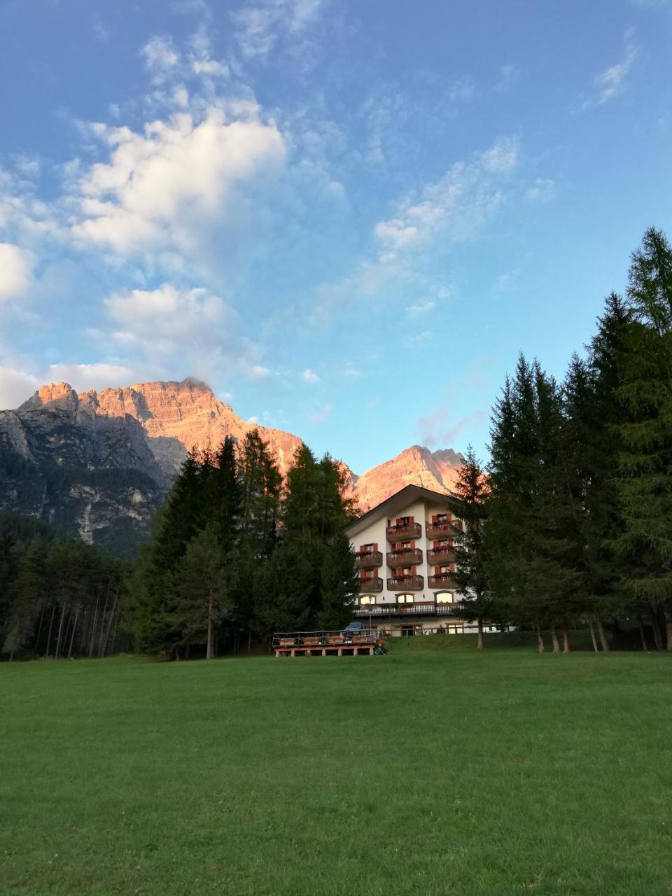 Hotel Il Cardo San Vito di Cadore Exterior foto